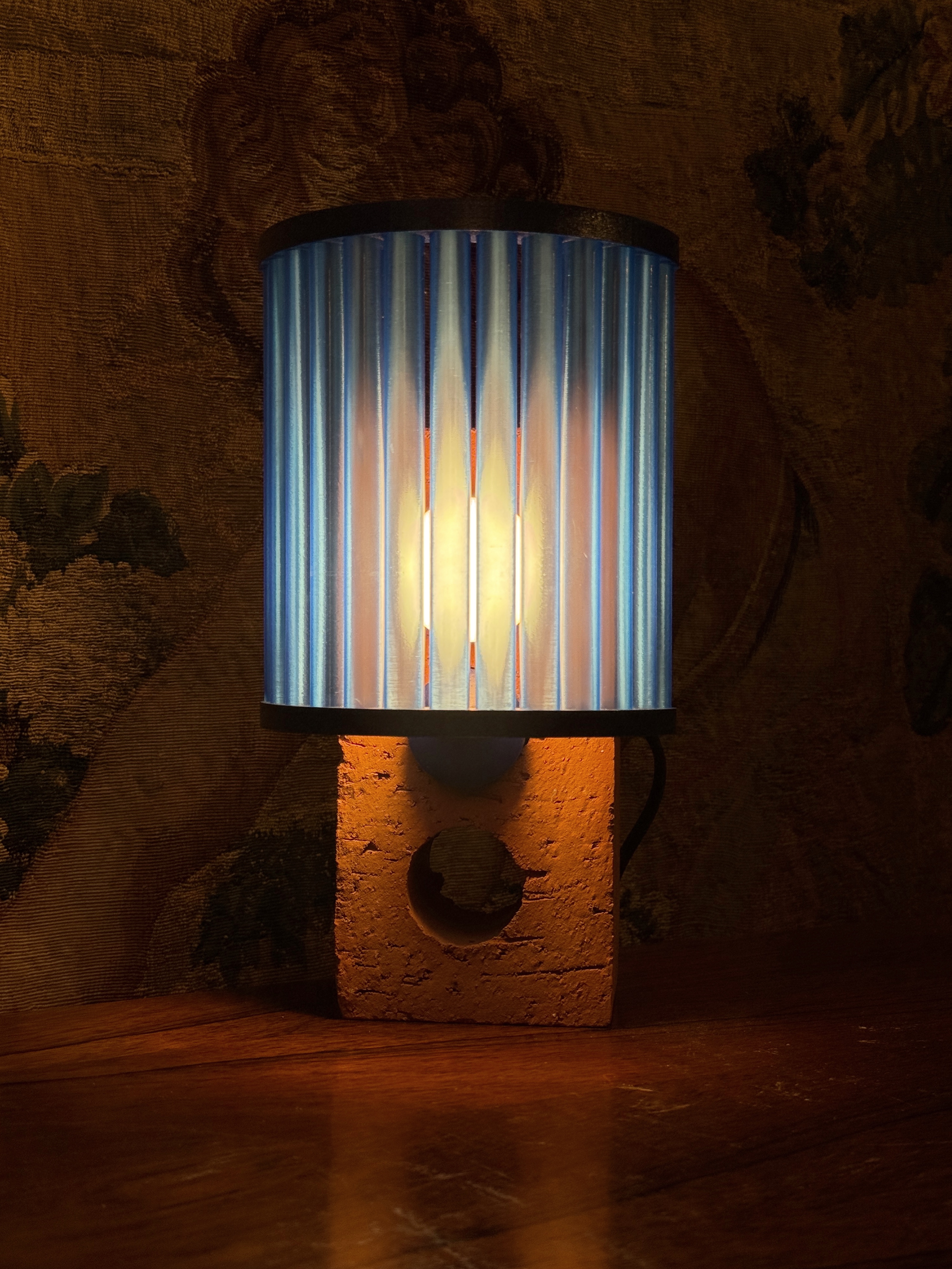 Kit Brick Lamp